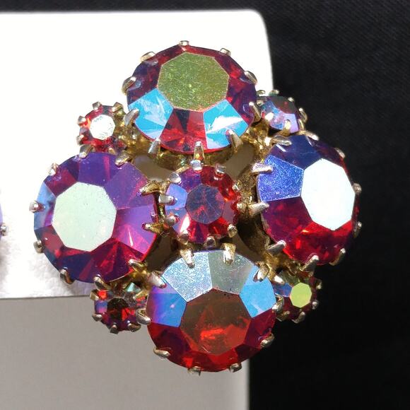 Vintage 1960s Red Aurora Borealis Rhinestone Clip Earrings, Gold Plated - Picture 4 of 10